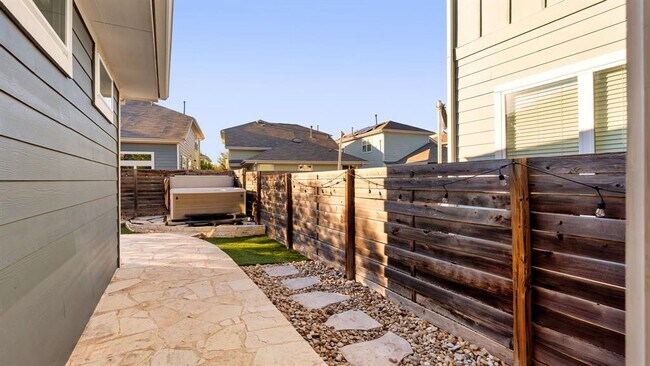 Building Photo - 5910 Swayden Ln