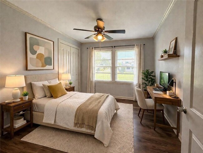 Building Photo - 628 Radiance Ave