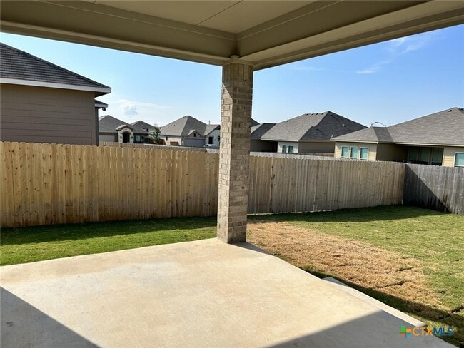 Building Photo - 10211 Six Shooter Ln