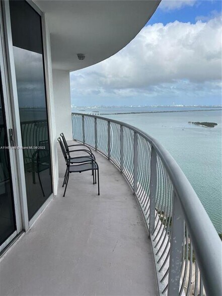 Building Photo - 1750 N Bayshore Dr