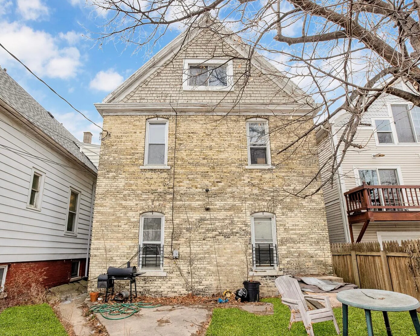 Back - 2772 N Bremen St