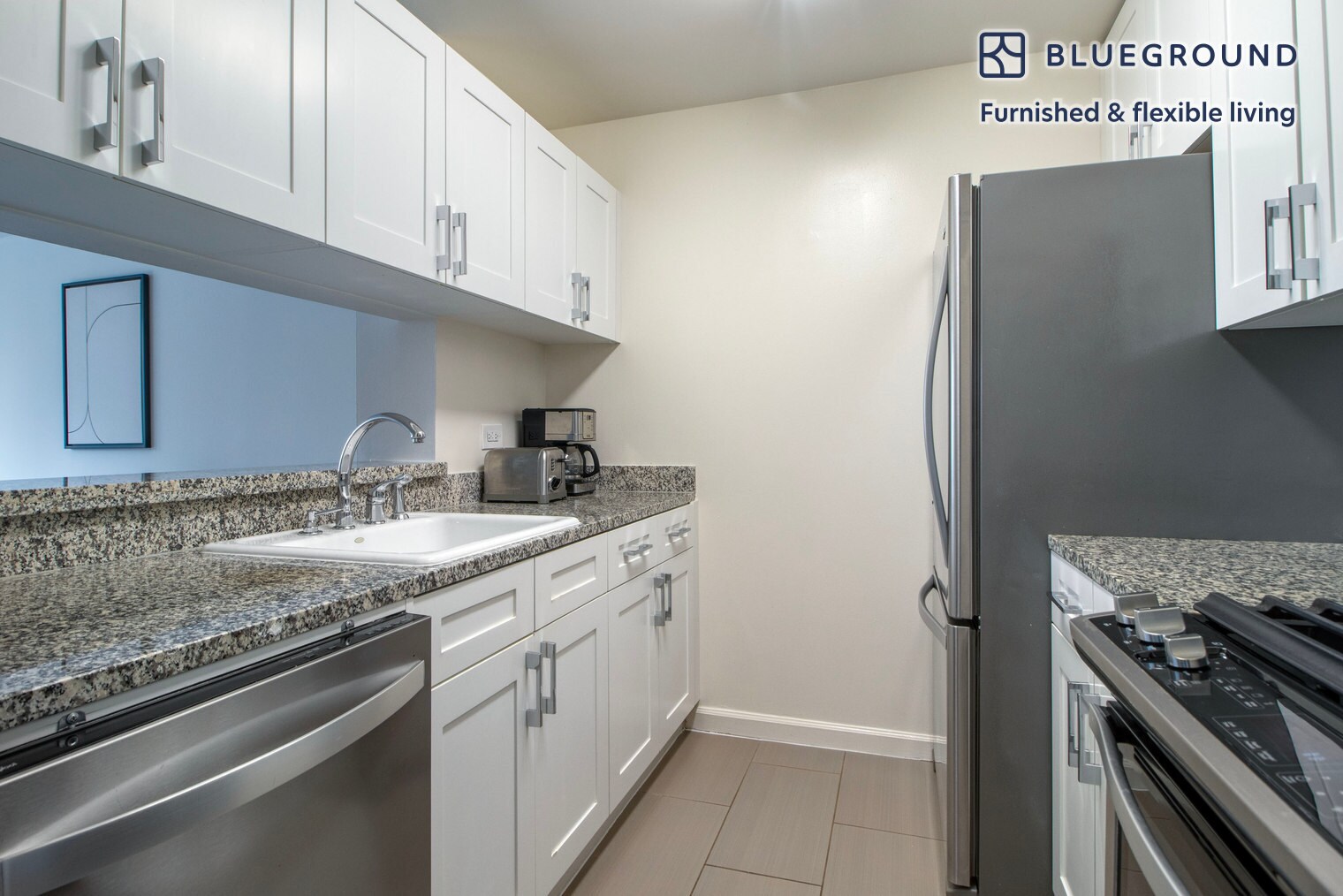 Building Photo - 255 W 94th St