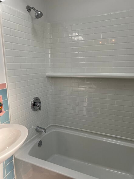 Building Photo - 206 Whipple St