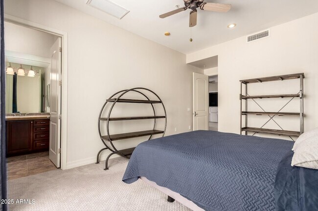 Building Photo - 8614 N 17th Pl