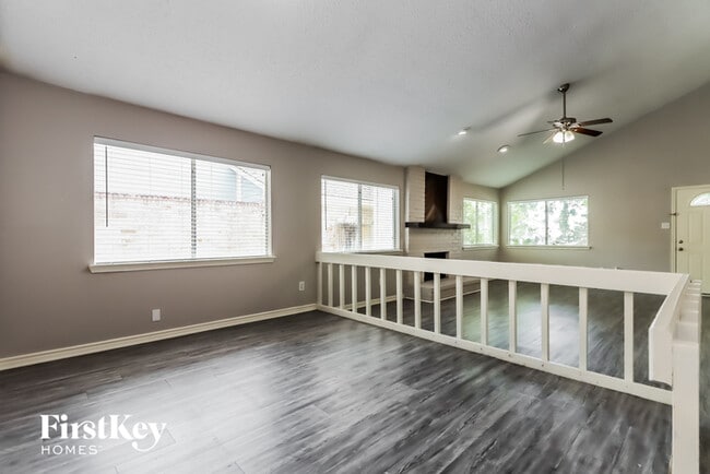 Building Photo - 13830 Walnut Hollow Ln