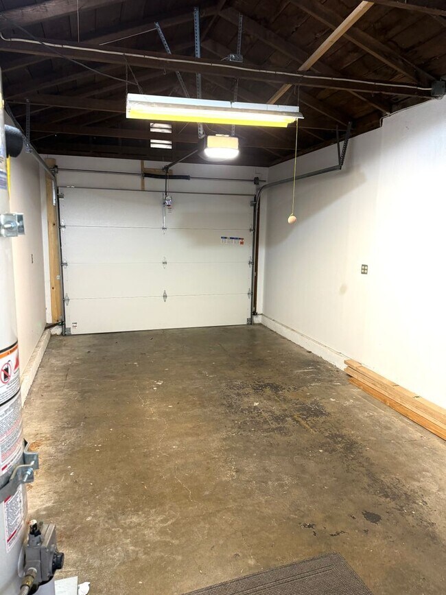 Building Photo - 361 Alisal Rd