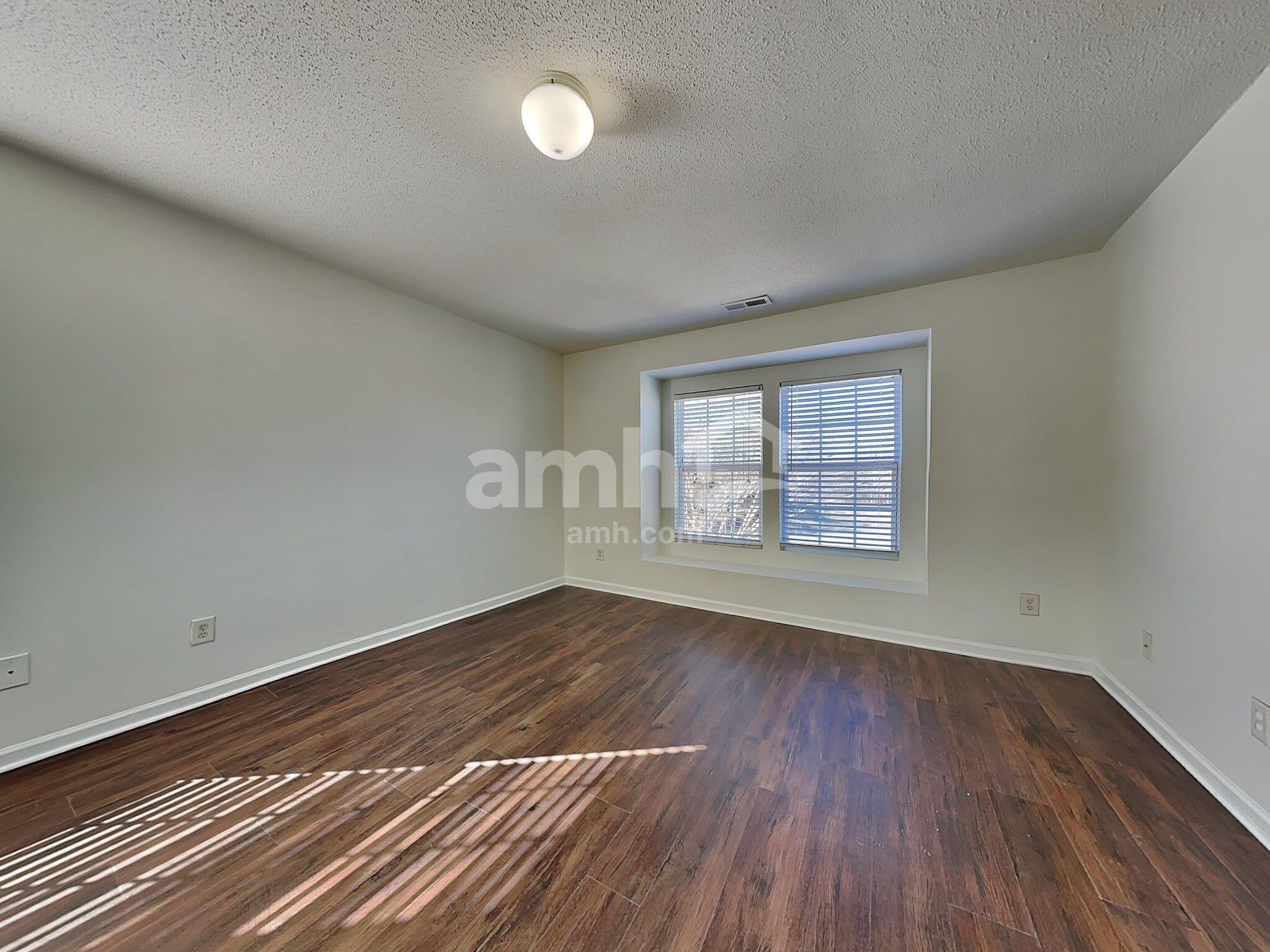 Building Photo - 137 Bellfare Dr