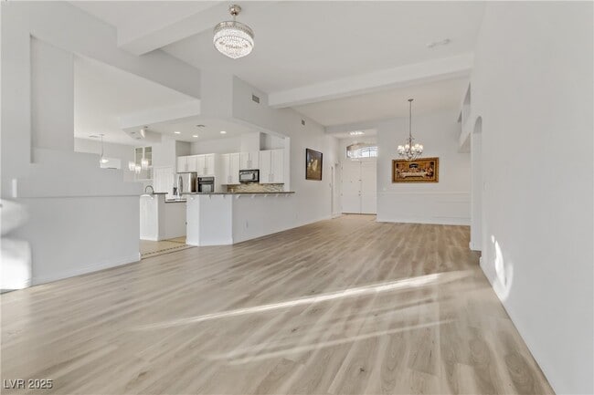 Building Photo - 7215 N Buttons Ridge Dr
