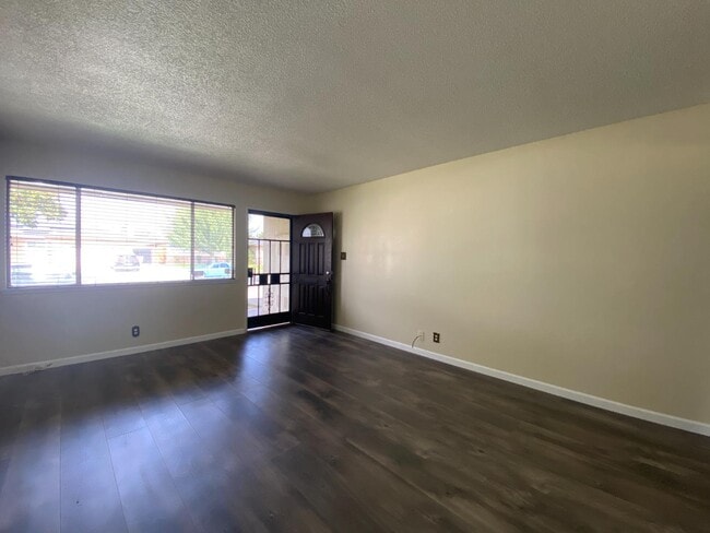 Building Photo - 2609 W Griffith Way