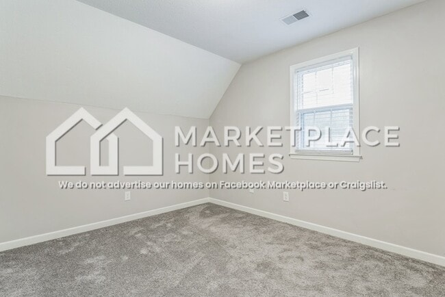 Building Photo - 212 Kemsing Rd