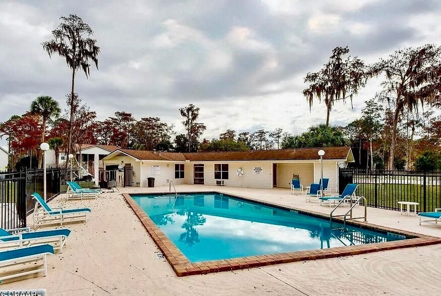 Building Photo - 1600 Big Tree Rd