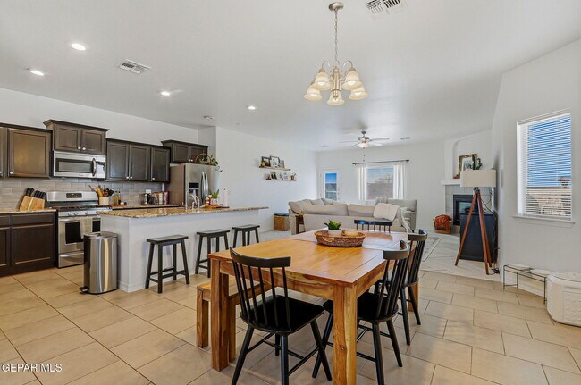 Building Photo - 7564 Wolf Creek Dr