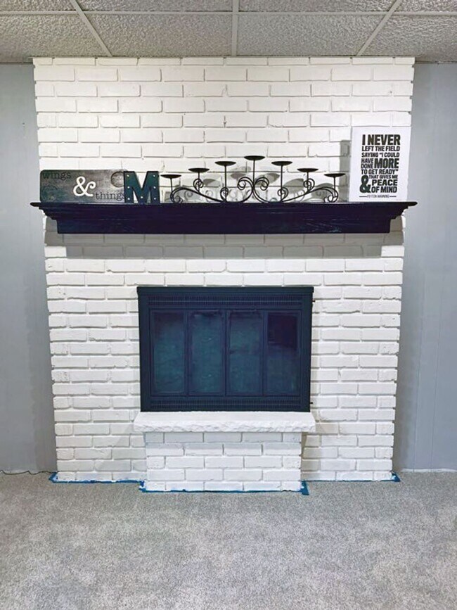 Building Photo - Beautifully updated 'Tonka rental available! 3 beds 2 baths in Royal Hills!