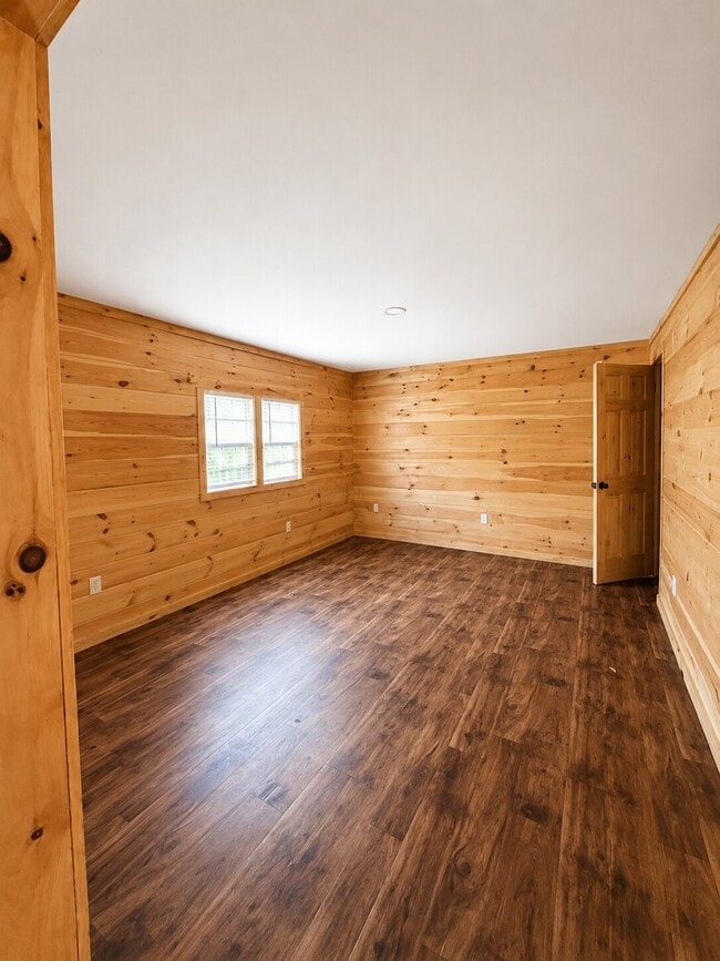 Building Photo - 169 Redbud Trl