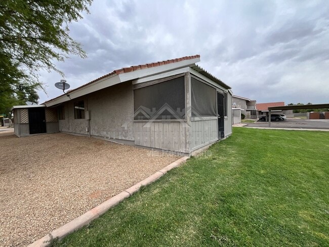 Building Photo - 405 E Bruce Ave