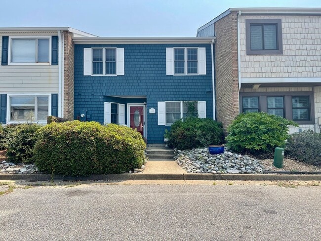 Building Photo - 3 Bed 2.5 Bath Chesapeake Bay Townhome!