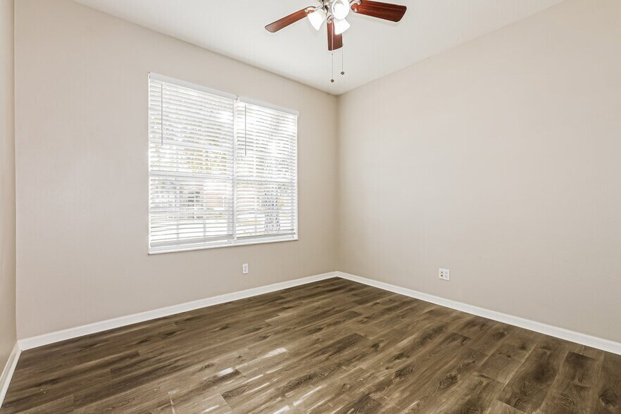 Building Photo - 8610 Sandy Plains Dr