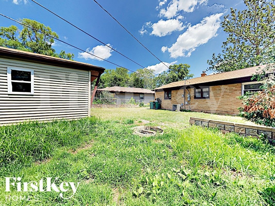 Building Photo - 254 E Wayne Pl