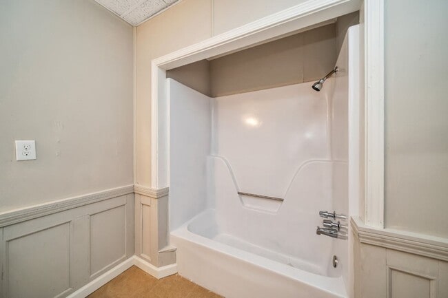 Building Photo - Affordable Comfort in Tuscaloosa – 2BR/1BA...