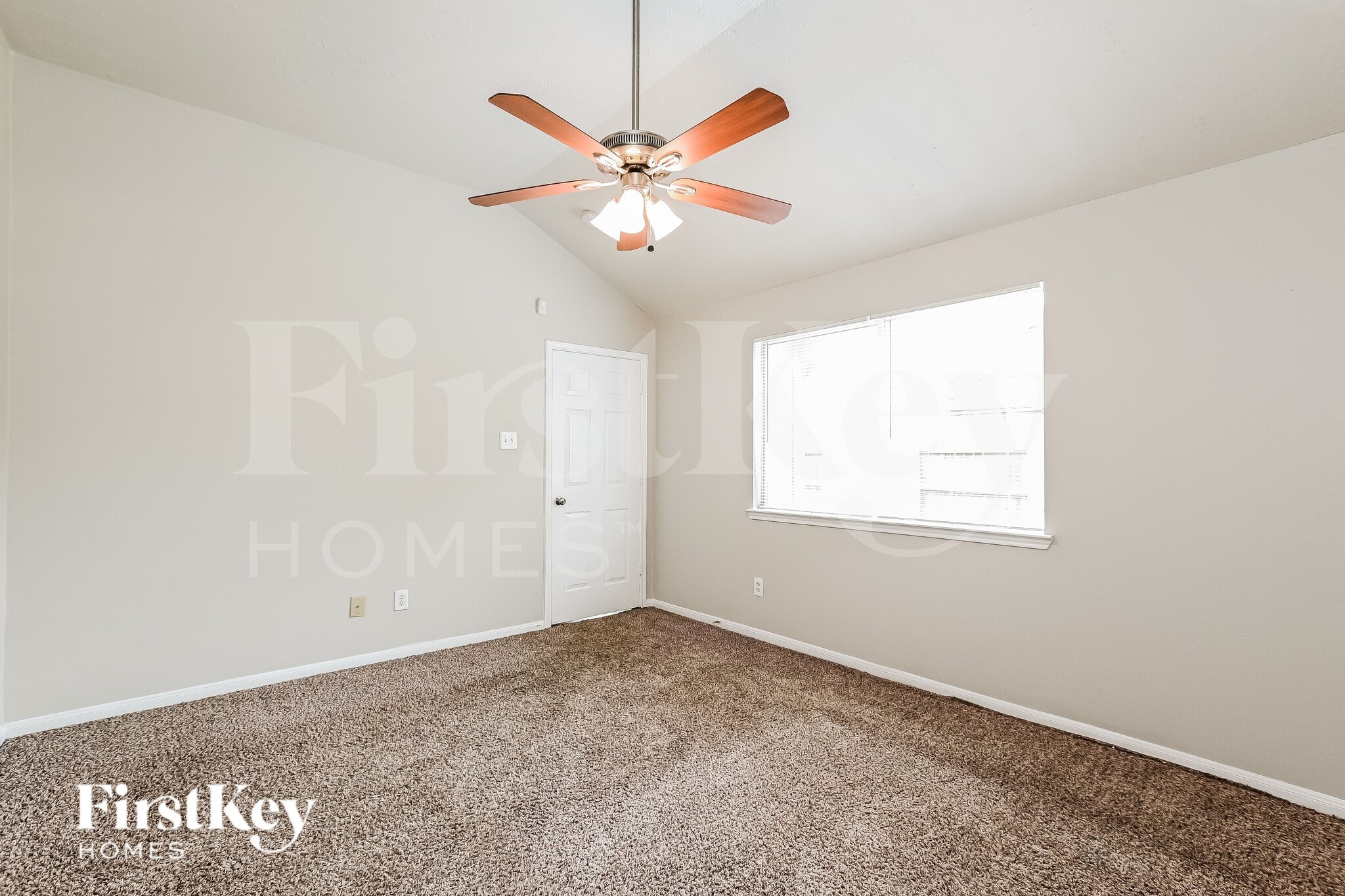 Building Photo - 507 Richcrest Dr