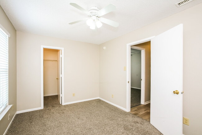 Building Photo - 12163 Maize Dr