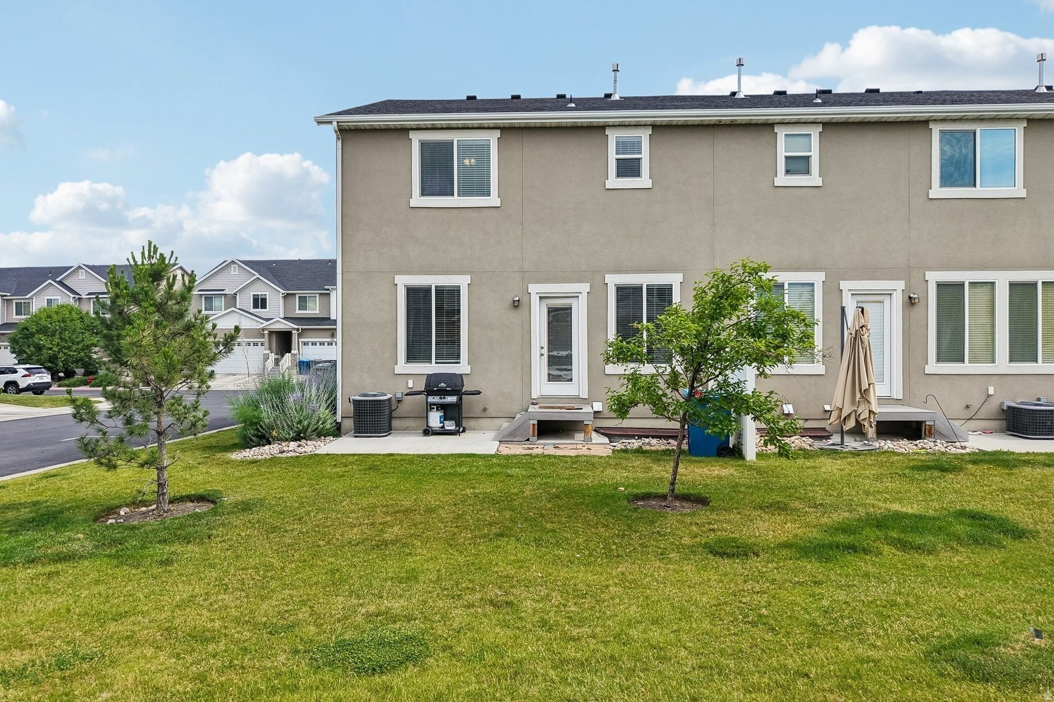 Building Photo - 167 W Silver Springs Dr