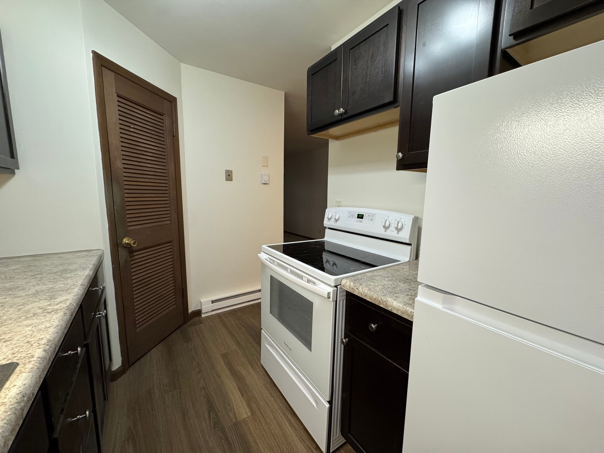 Building Photo - 1404 Hayden Ave