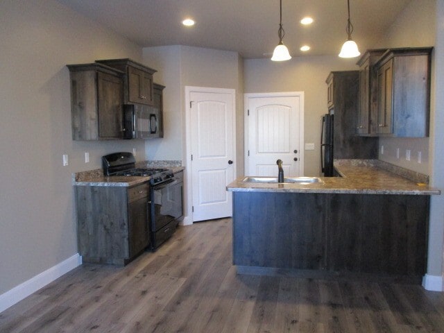 Building Photo - 3 Bed 2.5 Bath -Newer town home living in ...