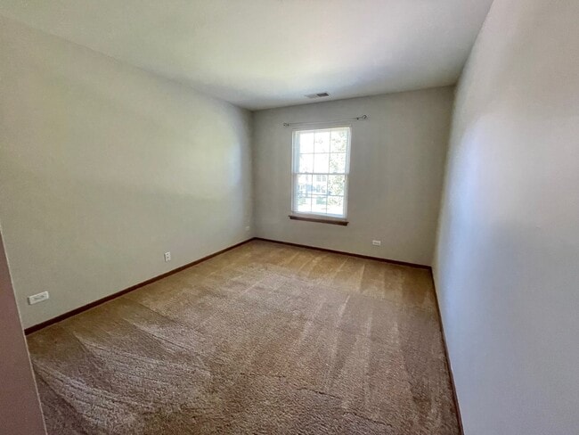 Building Photo - 636 Stone Brook Ct