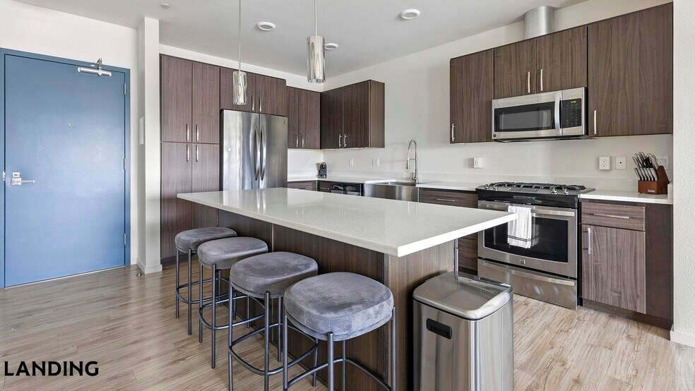 Building Photo - 11505 NE Yacht Harbor Dr