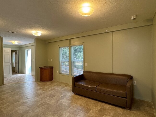 Building Photo - 45 Whippoorwill Ln