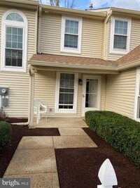 Building Photo - 1811 Hennessy Dr