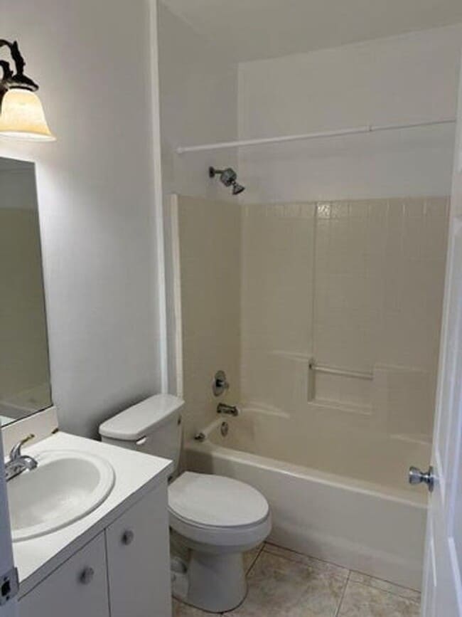 Building Photo - 9927 Kamena Cir