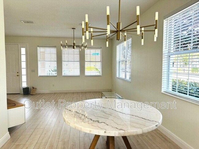 Building Photo - 9603 Fenrose Terrace