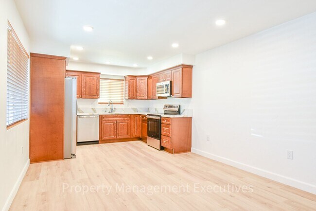 Building Photo - Brand New 3 Bedroom Unit