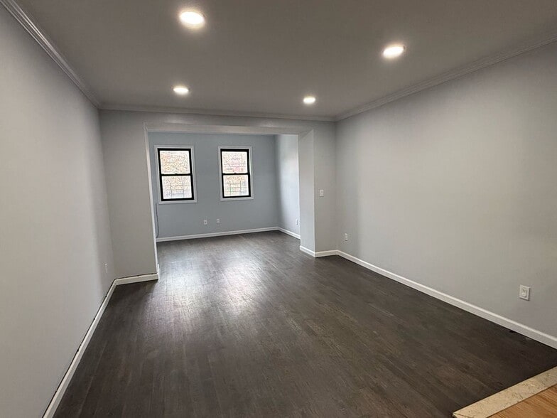 Building Photo - 2806 Mermaid Ave