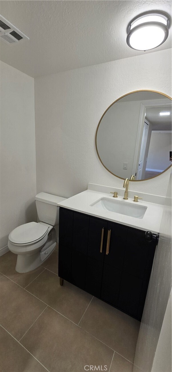 Building Photo - 751 Vía Los Santos