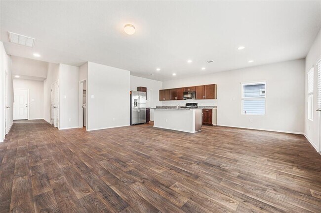 Building Photo - 180 Keltic Dr