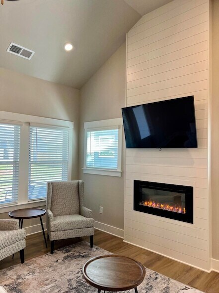 Building Photo - 2093 Firelight Wy