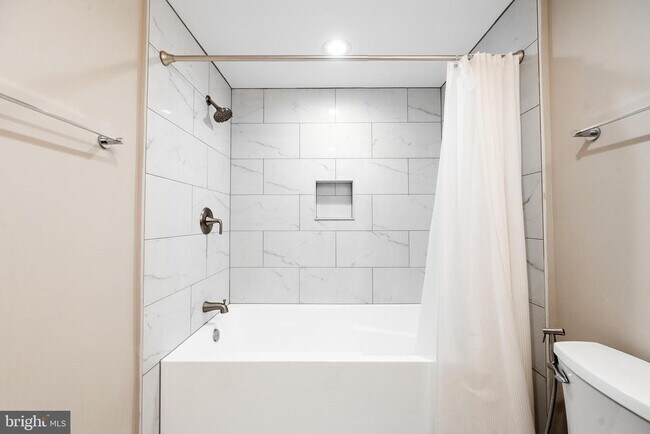 Building Photo - 9221 Clementine Ct