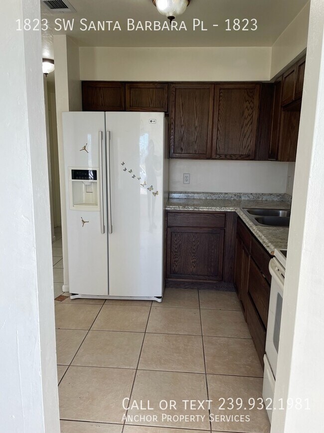 Building Photo - 1823 SW Santa Barbara Pl