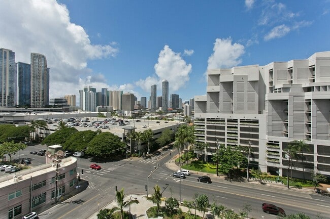 Building Photo - 1500 Rycroft St