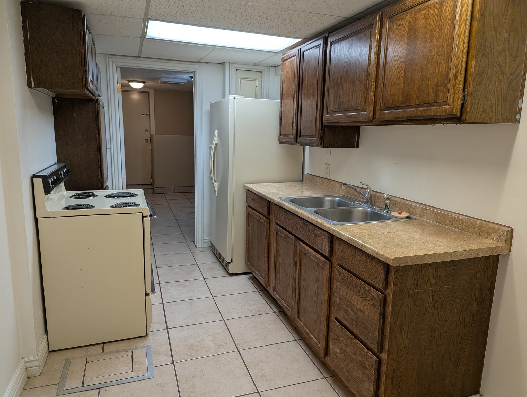 Building Photo - 2566 S 150 W