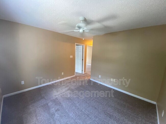 Building Photo - 5422 Waverly Lynn Ln