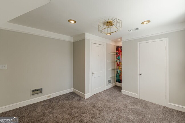 Building Photo - 1957 Walker Ave