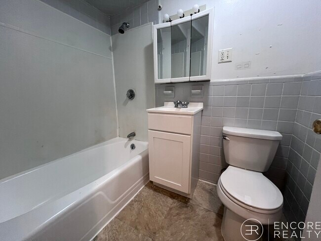 Building Photo - 310 Tappan St