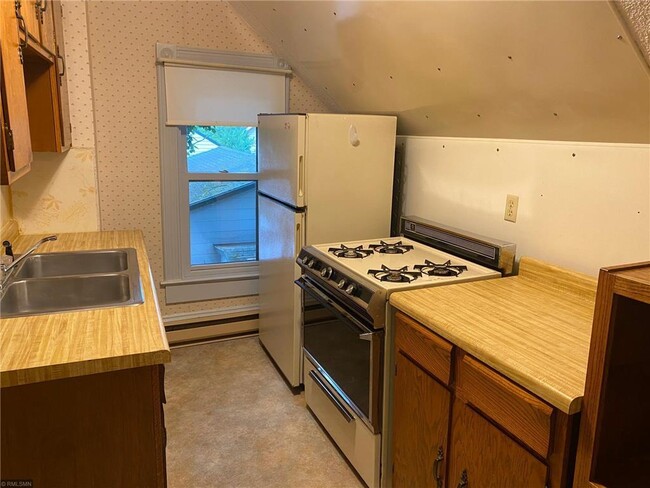 Primary Photo - 226 3rd Ave NE
