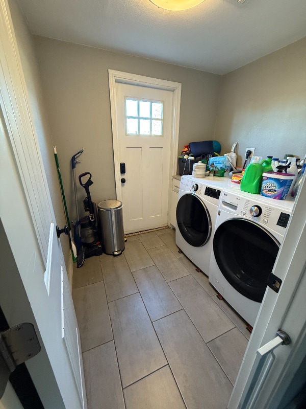 Building Photo - 359 N 21st Ave