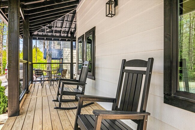 Building Photo - 152 Baxter Rd