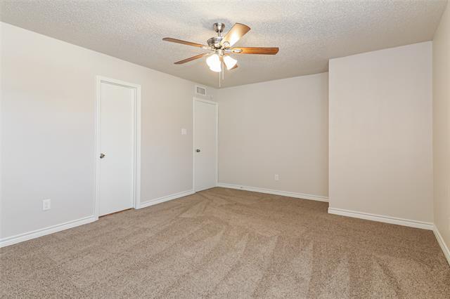 Building Photo - 2718 Holy Cross Ln